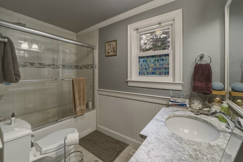 Single Family Residence at 50 Samoset Rd, Barnstable MA 02648, photo 10 of 27