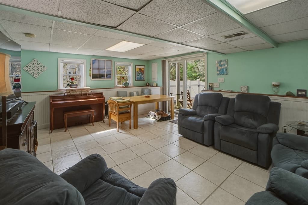 Single Family Residence at 50 Samoset Rd, Barnstable MA 02648, photo 18 of 27
