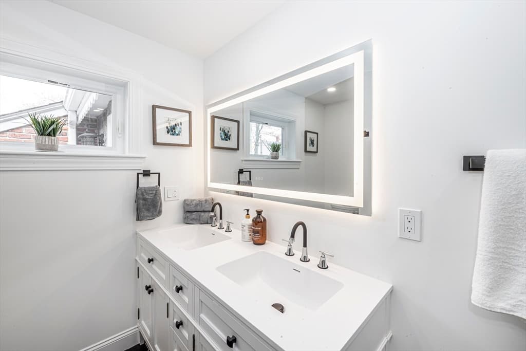 Single Family Residence at 78 Windemere Circle, Braintree MA 02184, photo 22 of 31