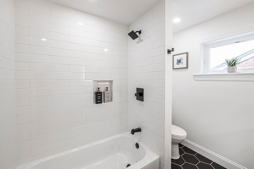 Single Family Residence at 78 Windemere Circle, Braintree MA 02184, photo 21 of 31