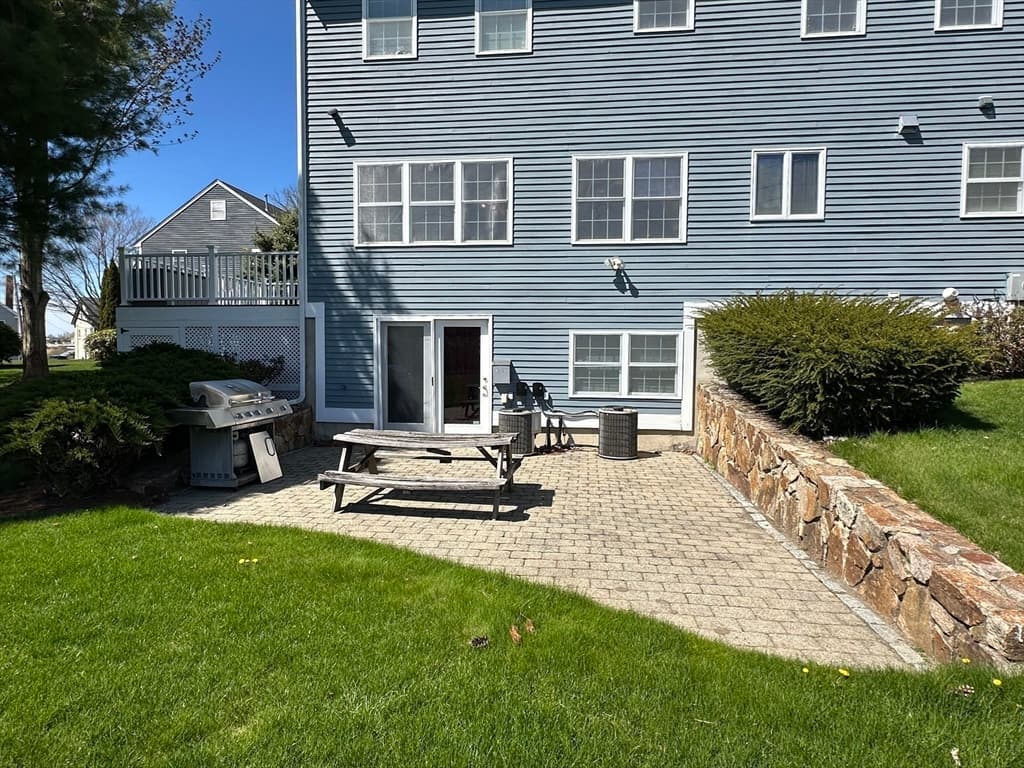 Single Family Residence at 173 Water St, Danvers MA 01923, photo 3 of 25