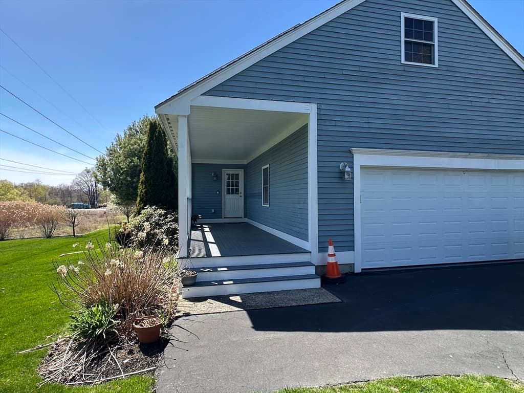 Single Family Residence at 173 Water St, Danvers MA 01923, photo 5 of 25