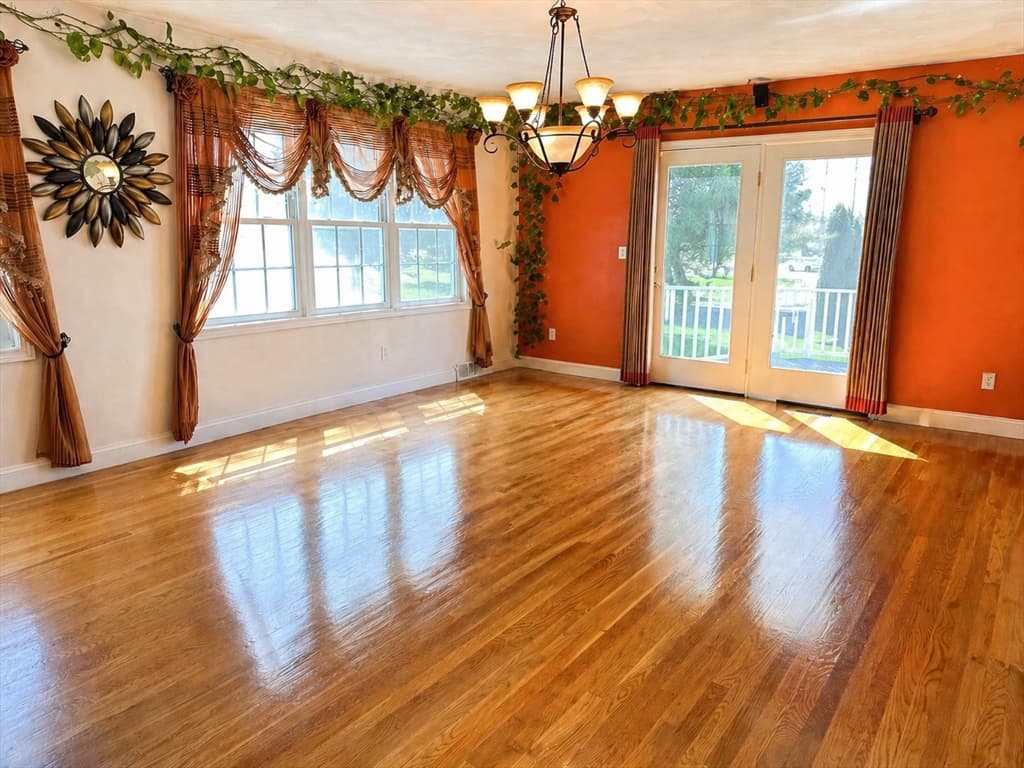 Single Family Residence at 173 Water St, Danvers MA 01923, photo 8 of 25