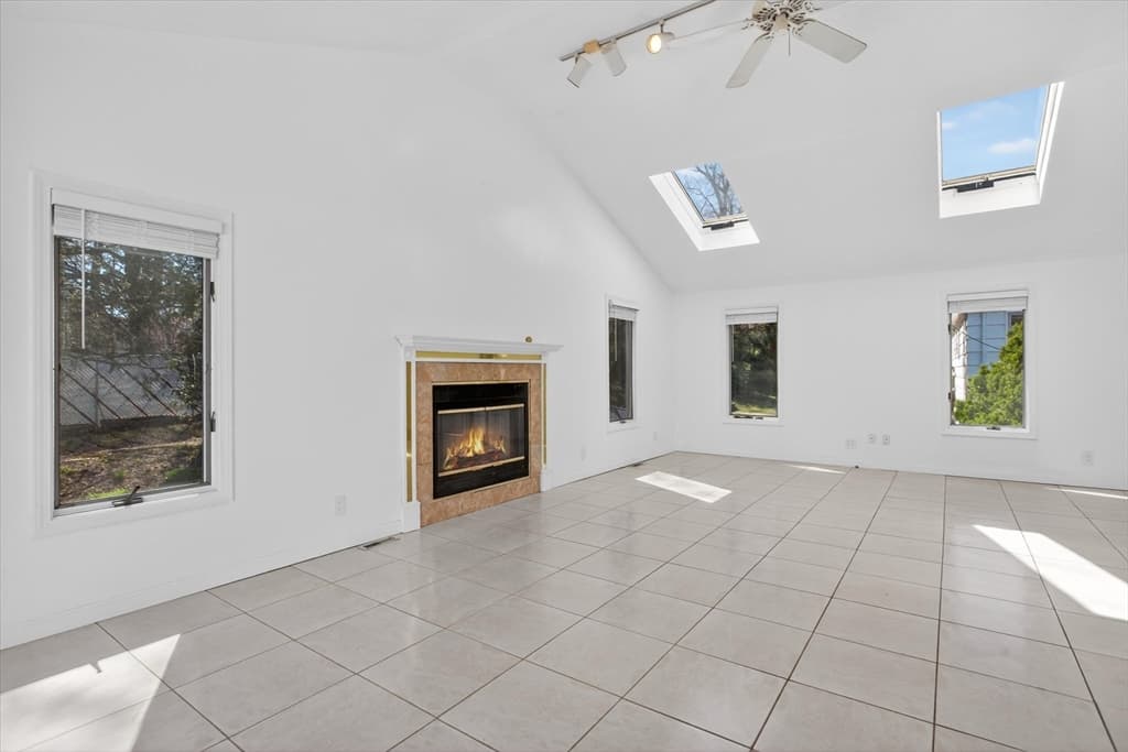 Single Family Residence at 25 Gloversbrook Rd, Randolph MA 02368, photo 12 of 40