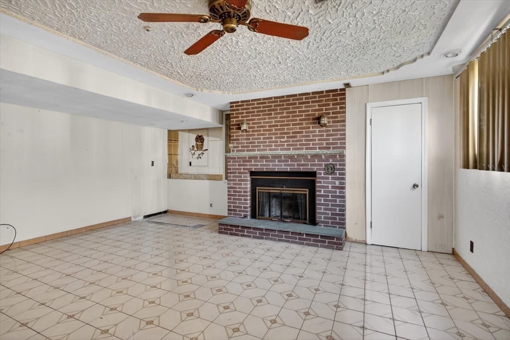 Single Family Residence at 25 Gloversbrook Rd, Randolph MA 02368, photo 22 of 40