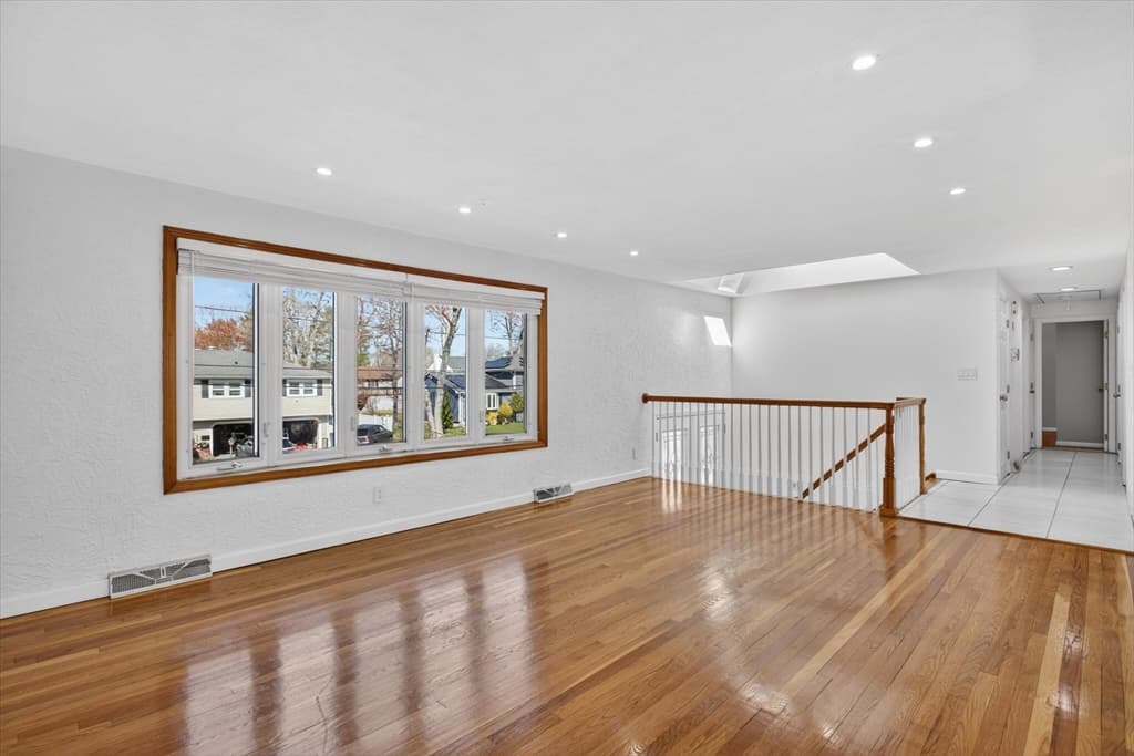 Single Family Residence at 25 Gloversbrook Rd, Randolph MA 02368, photo 3 of 40