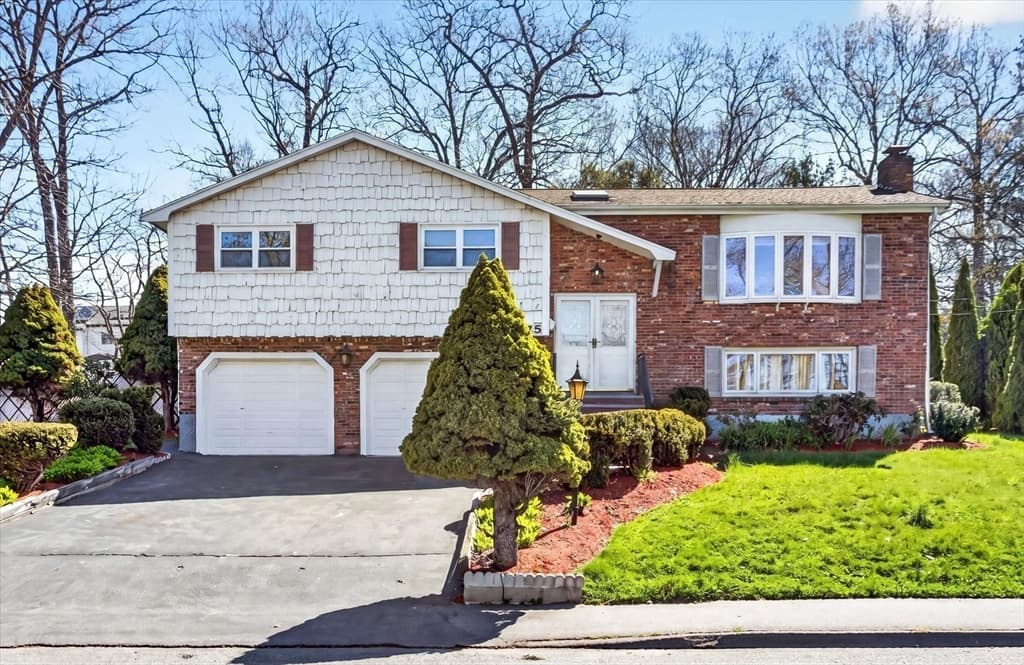 Single Family Residence at 25 Gloversbrook Rd, Randolph MA 02368, photo 37 of 40