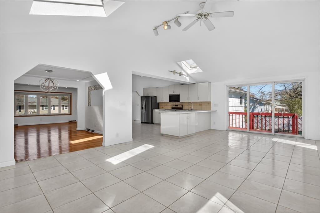 Single Family Residence at 25 Gloversbrook Rd, Randolph MA 02368, photo 11 of 40