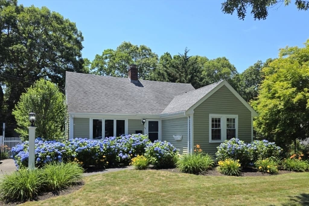 69 Jericho Path, Falmouth MA 02540