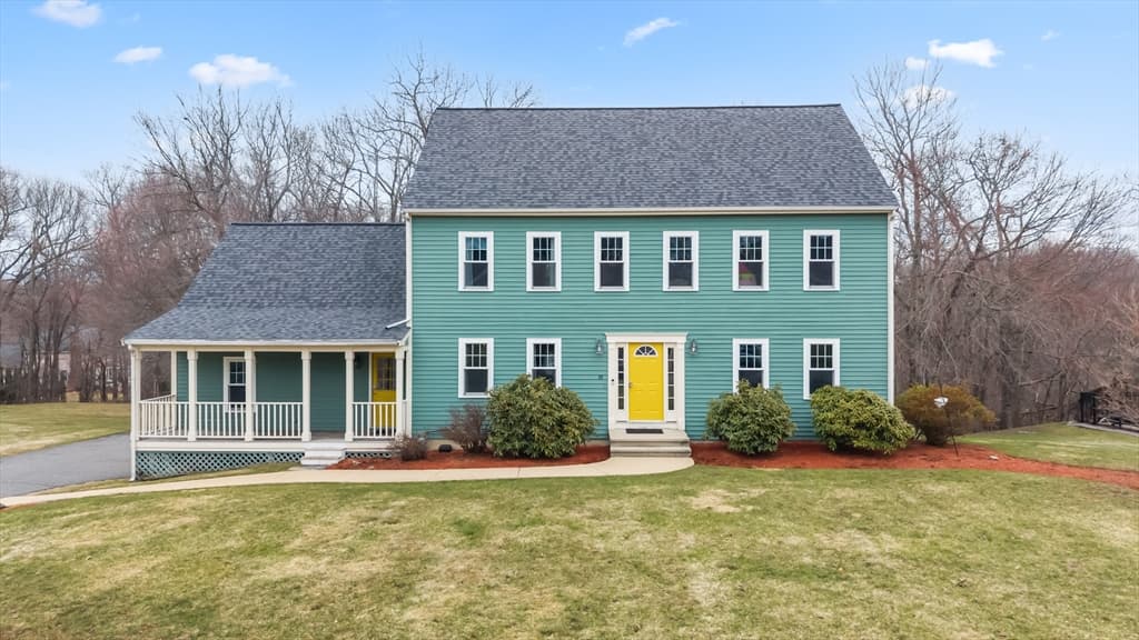 25 Farmington Dr, Shrewsbury MA 01545