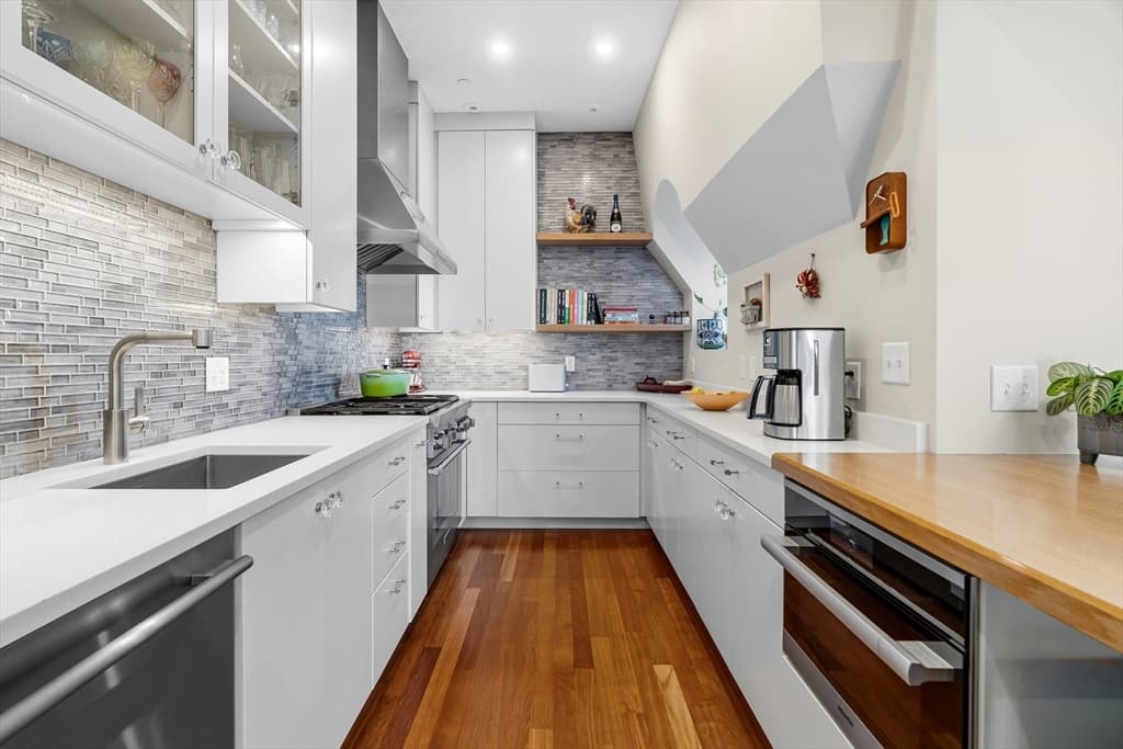 Condominium at 531 Massachusetts Ave # 3, Boston MA 02118, photo 17 of 40