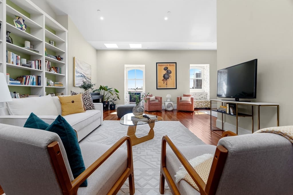 Condominium at 531 Massachusetts Ave # 3, Boston MA 02118, photo 9 of 40