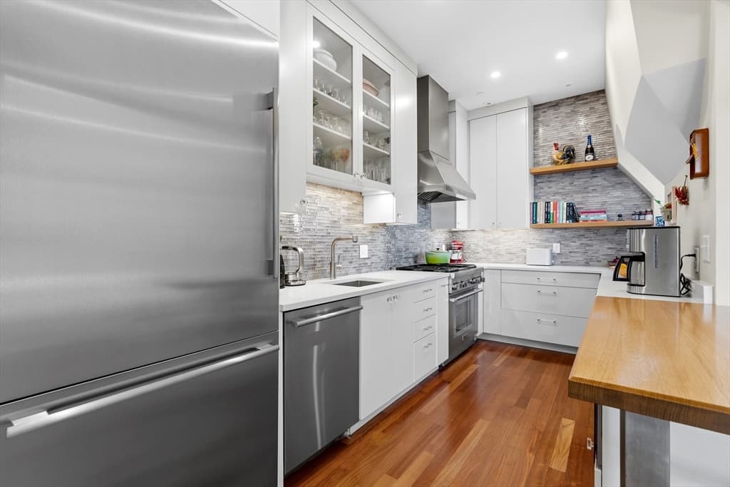 Condominium at 531 Massachusetts Ave # 3, Boston MA 02118, photo 18 of 40