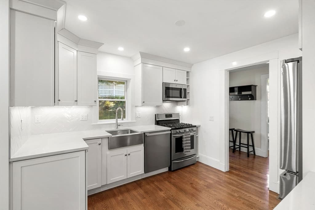 Single Family Residence at 292 Pond St, Boston MA 02130, Boston, photo 14 of 38