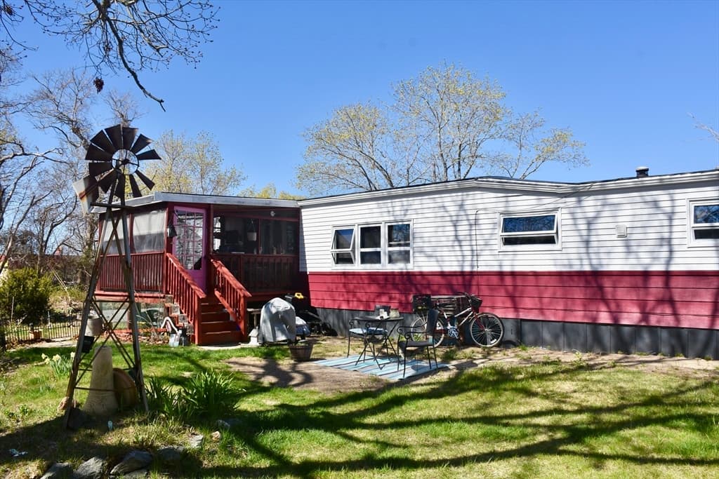 16 Francis St, Wareham MA 02538 photo 3