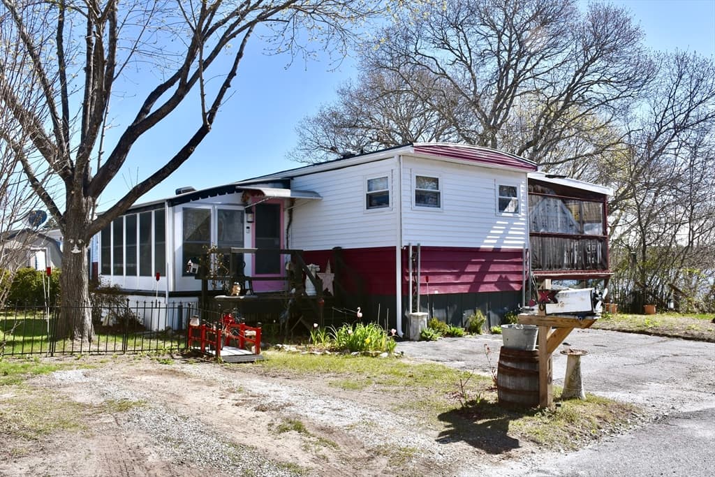 16 Francis St, Wareham MA 02538