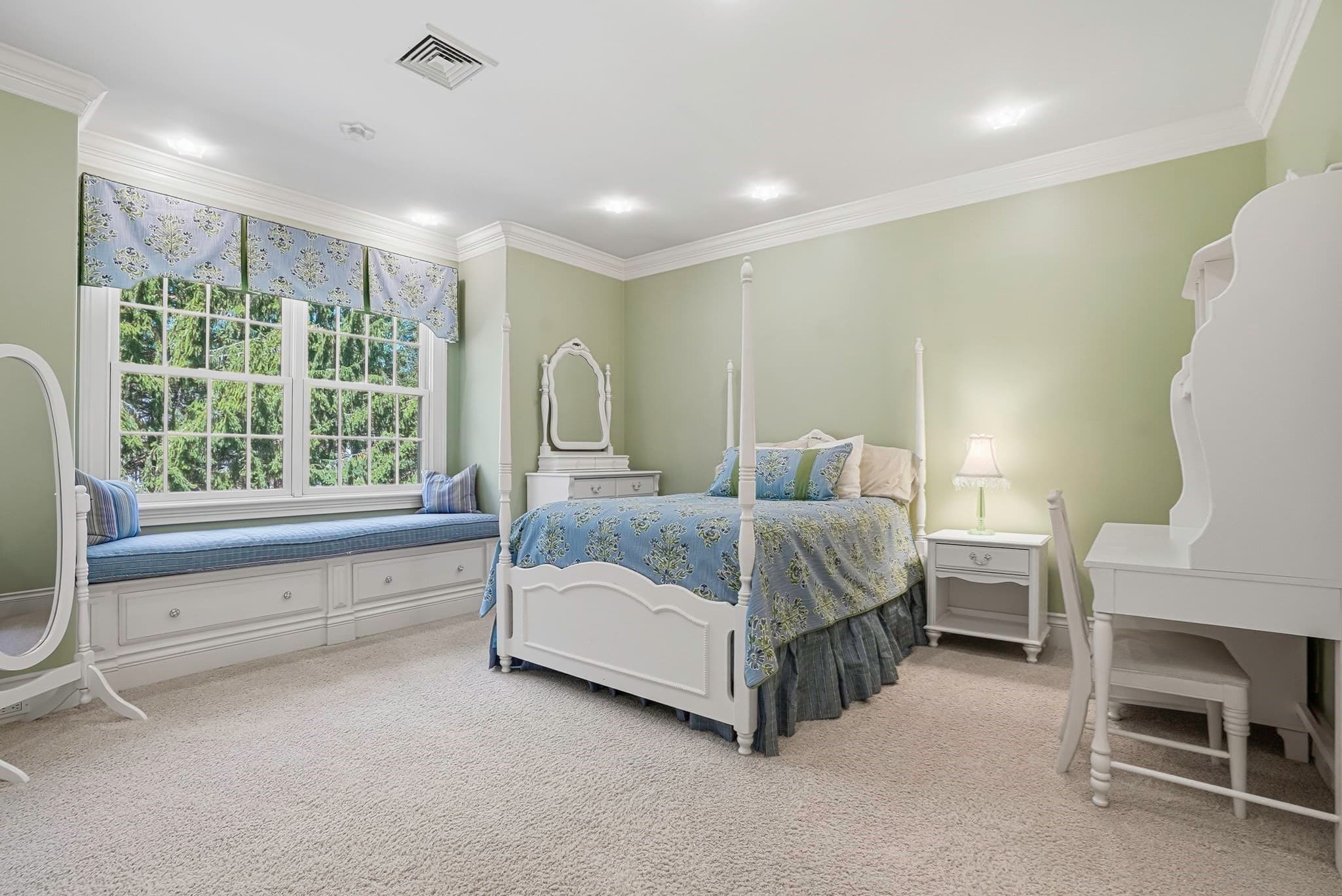 Single Family Residence at 9 Wescott Drive, Hopkinton MA 01748, photo 19 of 42