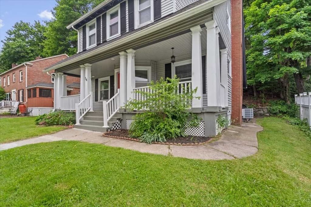 Single Family Residence at 14 Saint Elmo Rd, Worcester MA 01602, photo 2 of 42