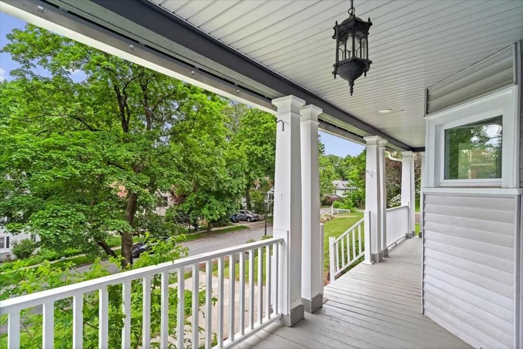 Single Family Residence at 14 Saint Elmo Rd, Worcester MA 01602, photo 6 of 42