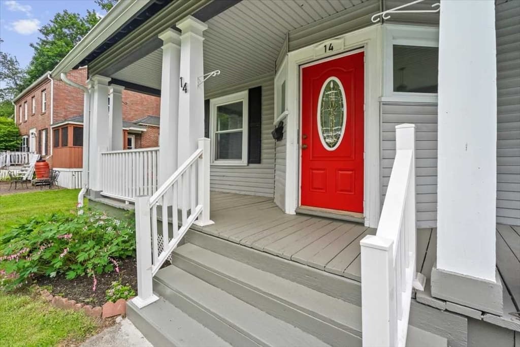 Single Family Residence at 14 Saint Elmo Rd, Worcester MA 01602, photo 3 of 42