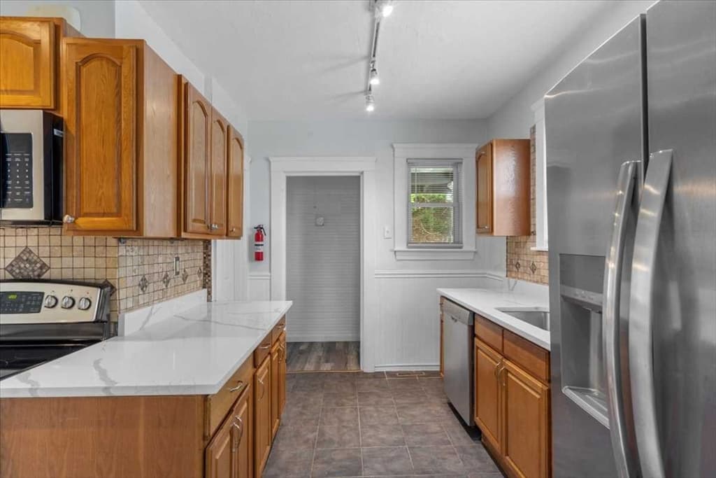 Single Family Residence at 14 Saint Elmo Rd, Worcester MA 01602, photo 24 of 42