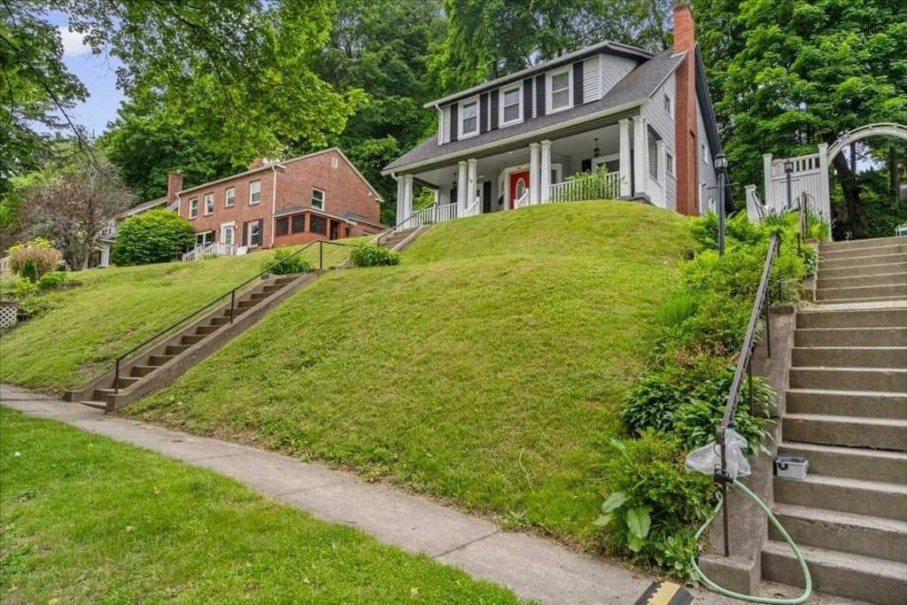 Single Family Residence at 14 Saint Elmo Rd, Worcester MA 01602, photo 8 of 42
