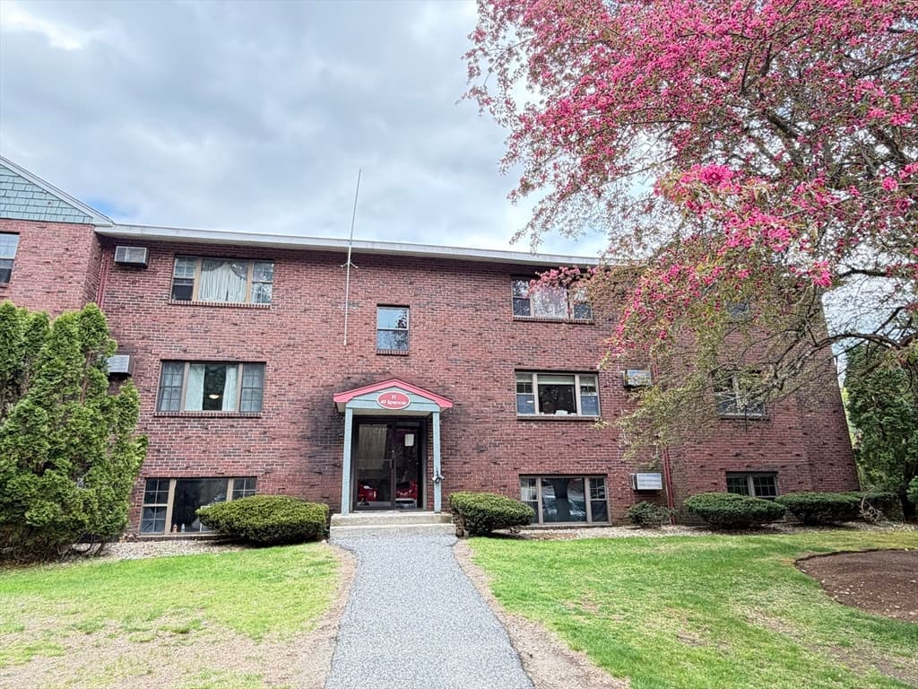 49 Spencer Rd # 16H, Boxborough MA 01719