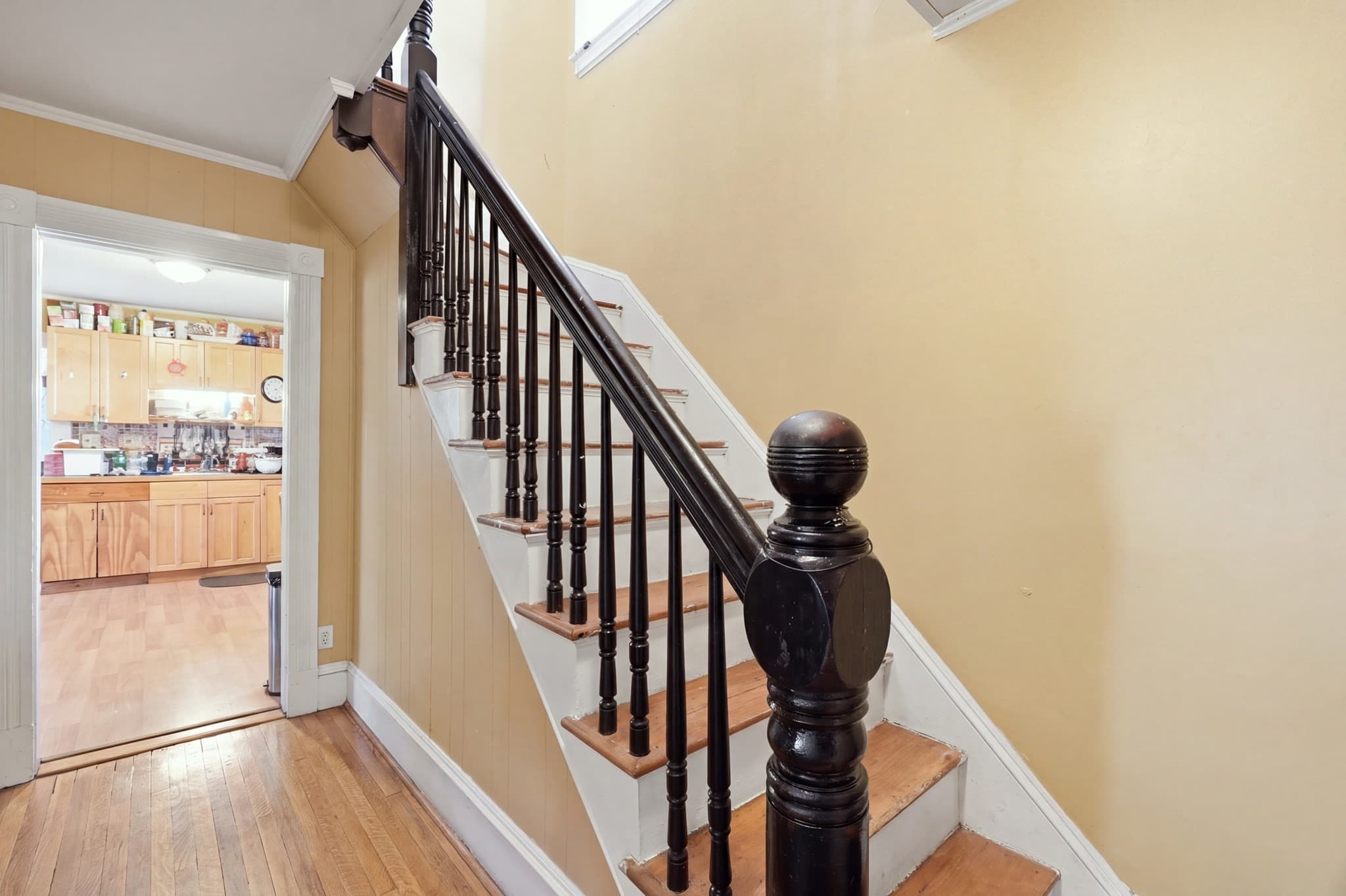 Single Family Residence at 95 Cedar St, Framingham MA 01702, photo 4 of 41