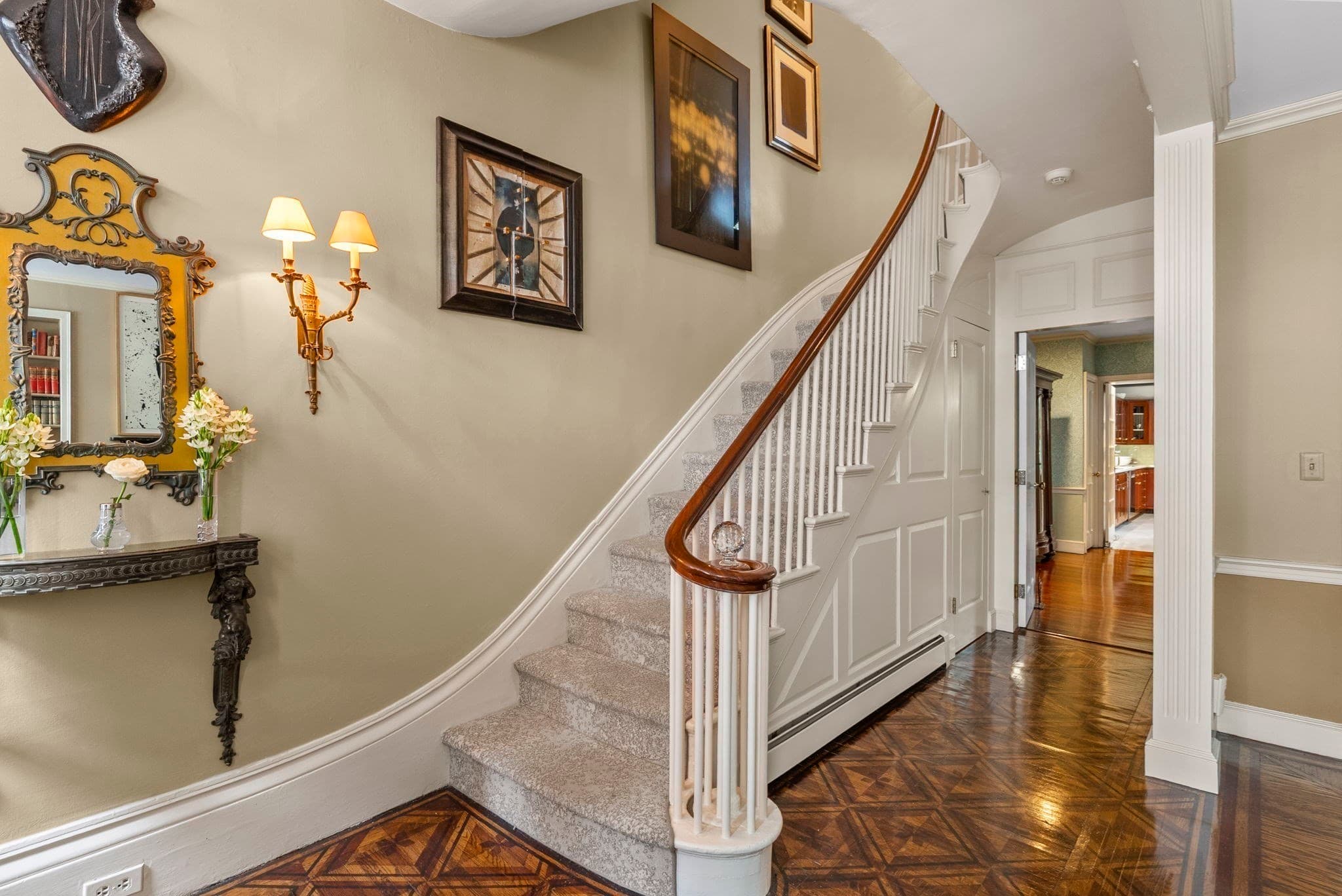 Single Family Residence at 52 Pinckney St, Boston MA 02114, photo 5 of 41