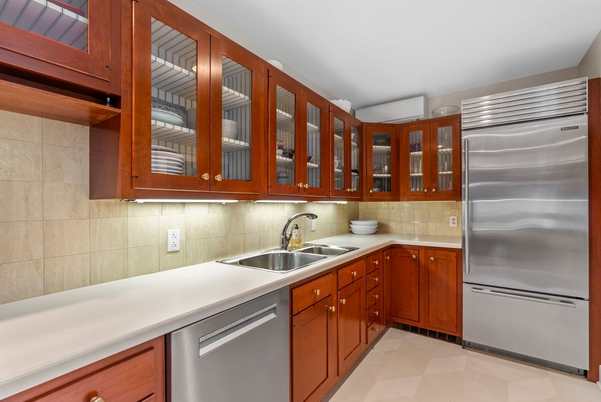 Single Family Residence at 52 Pinckney St, Boston MA 02114, photo 18 of 41