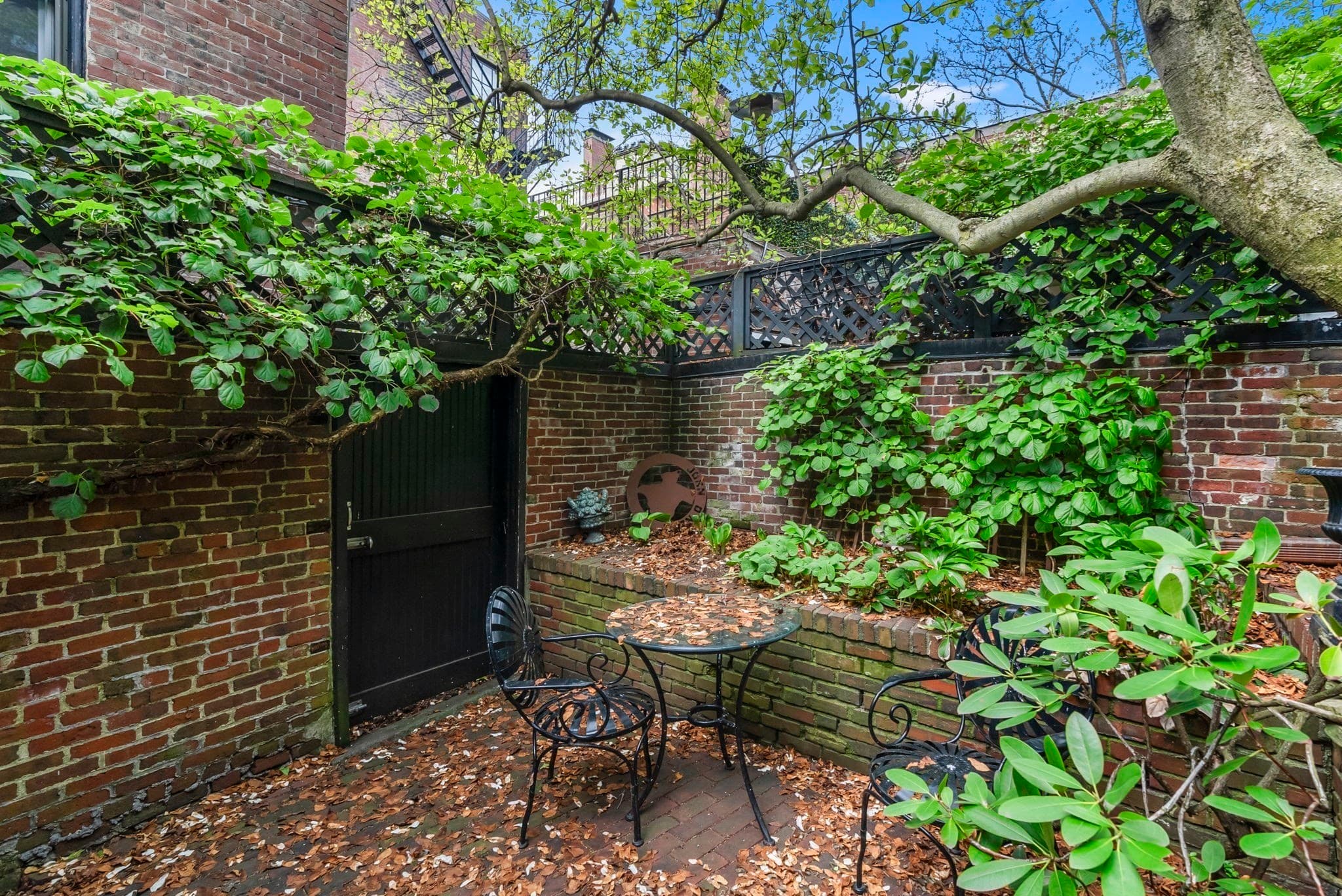 Single Family Residence at 52 Pinckney St, Boston MA 02114, photo 39 of 41