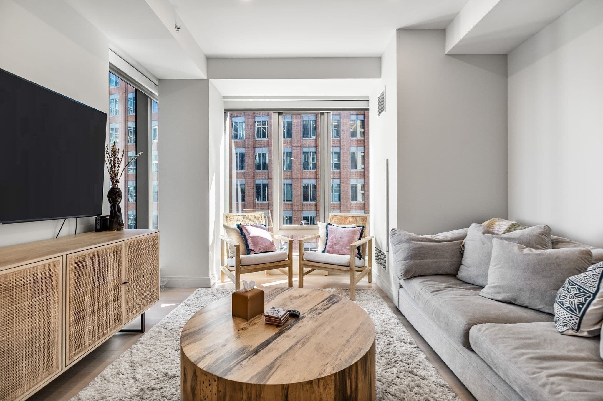 Condominium at 135 Seaport Blvd # 906, Boston MA 02210, photo 7 of 33