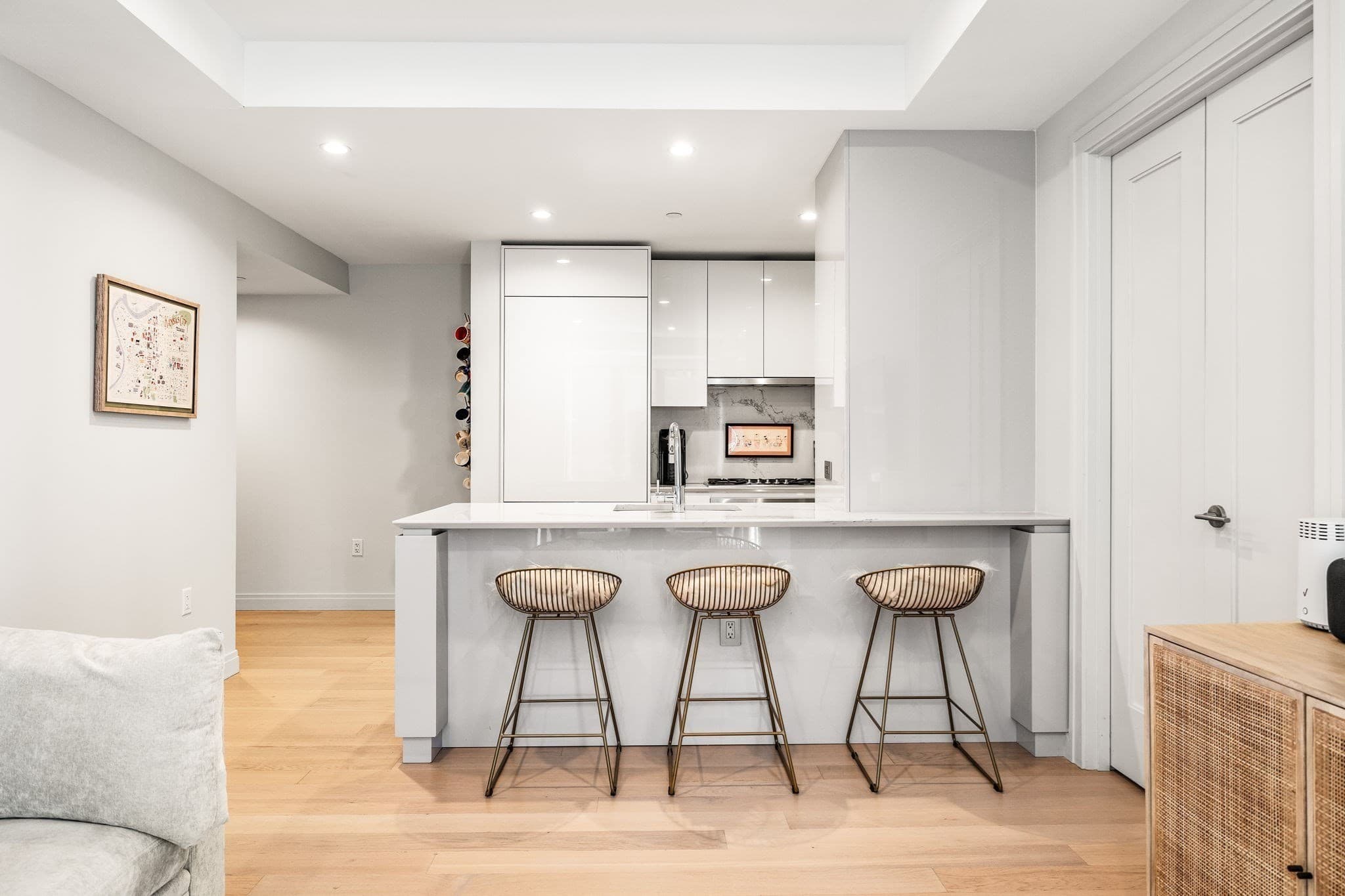 Condominium at 135 Seaport Blvd # 906, Boston MA 02210, photo 3 of 33
