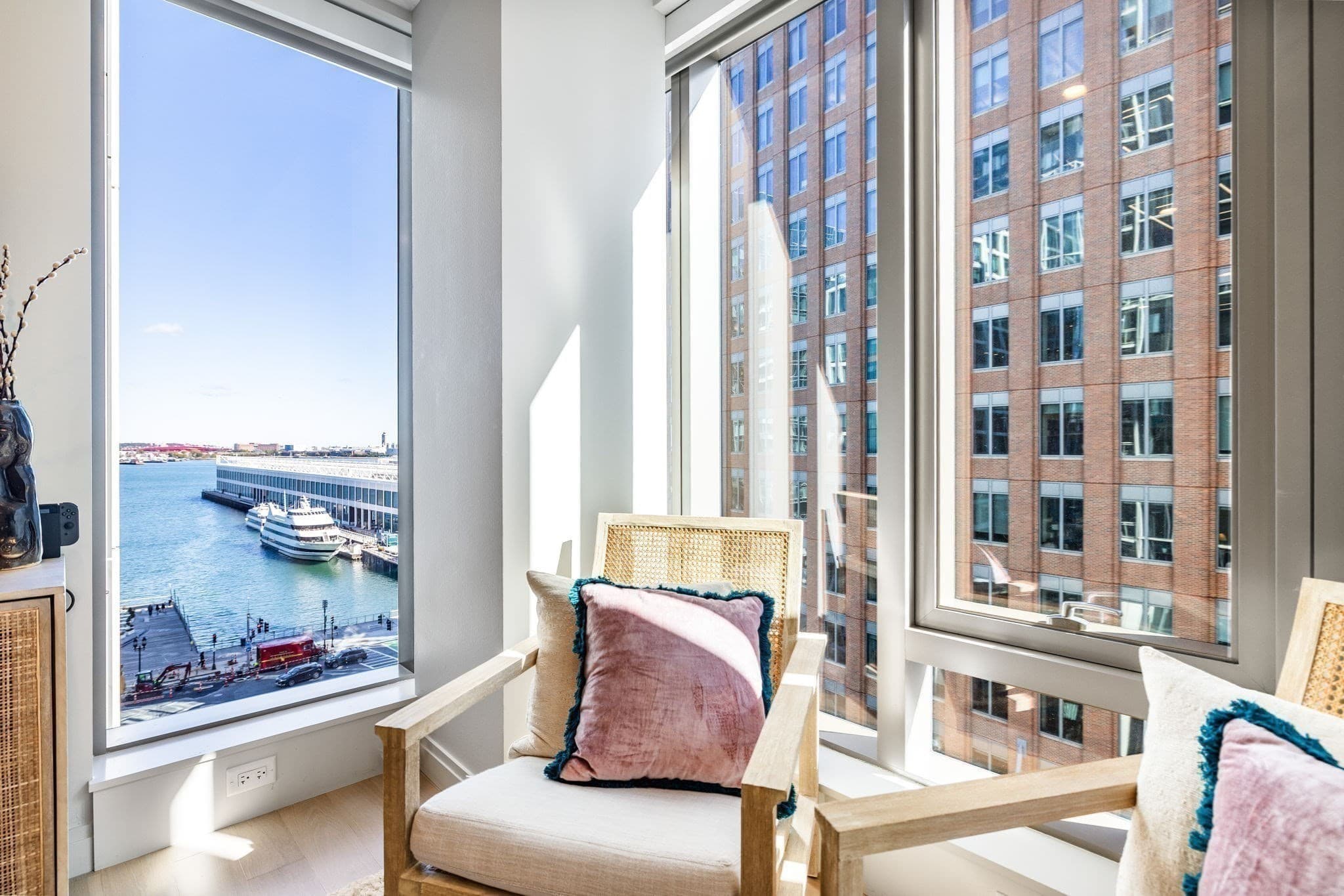Condominium at 135 Seaport Blvd # 906, Boston MA 02210, photo 10 of 33
