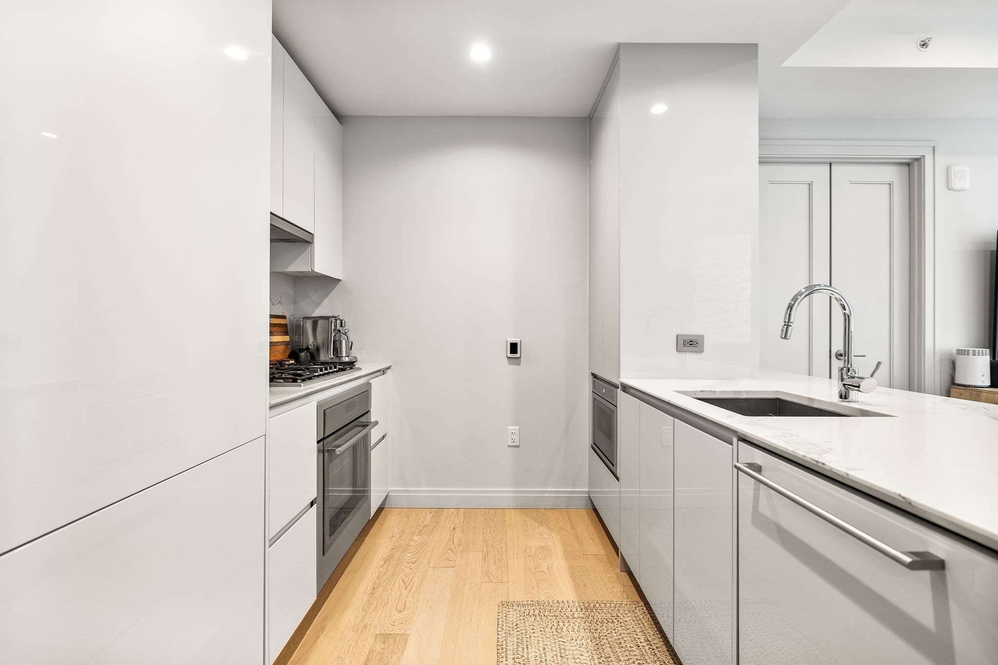 Condominium at 135 Seaport Blvd # 906, Boston MA 02210, photo 4 of 33