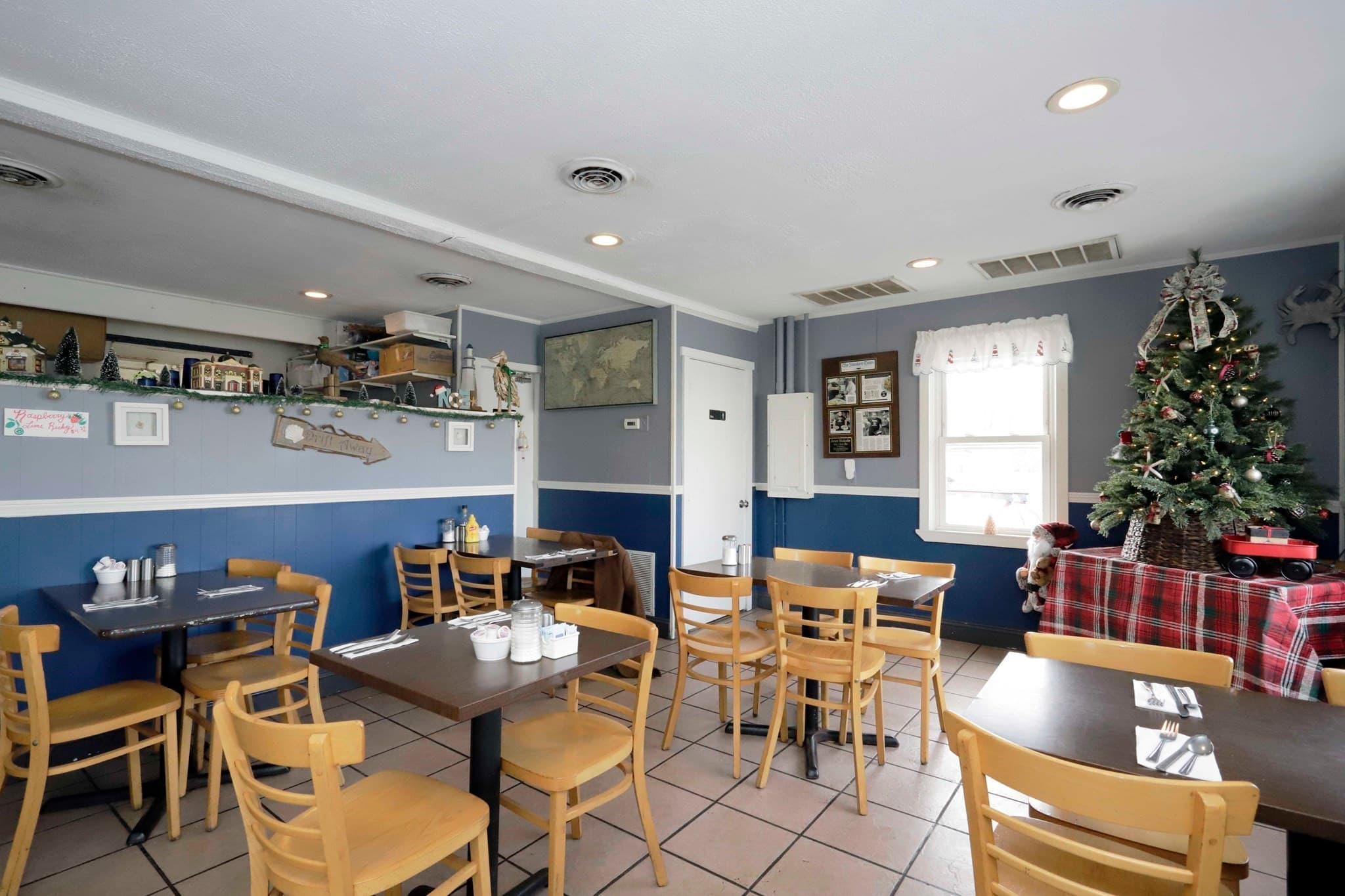 Commercial Sale at 116 Sconticut Neck Rd, Fairhaven MA 02719, photo 6 of 21