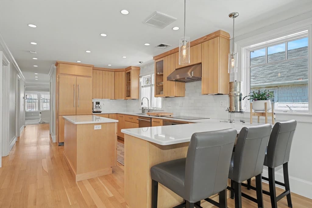 Condominium at 116 Milton Street # 116, Arlington MA 02474, Arlington, photo 12 of 35