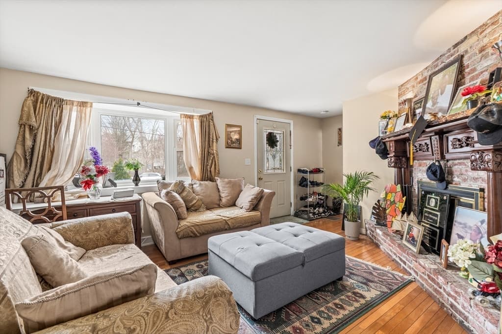Single Family Residence at 54 Shirley Ave, Lowell MA 01854, Lowell, photo 5 of 21