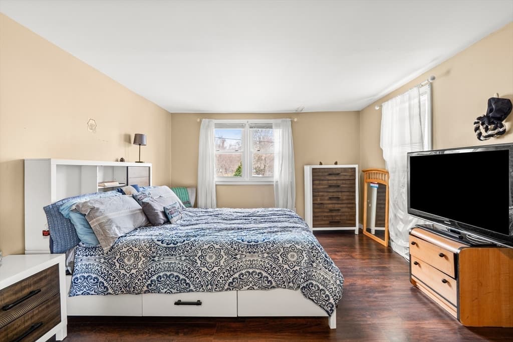 Single Family Residence at 54 Shirley Ave, Lowell MA 01854, Lowell, photo 8 of 21