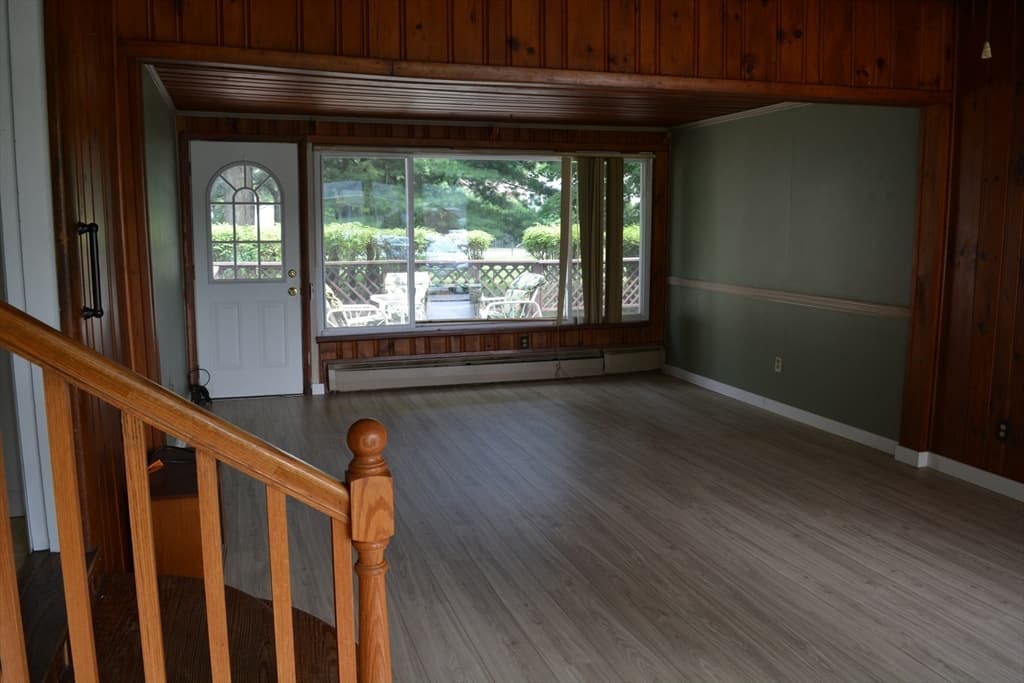 Single Family Residence at 18 Highland Park Drive, West Springfield MA 01089, photo 7 of 40