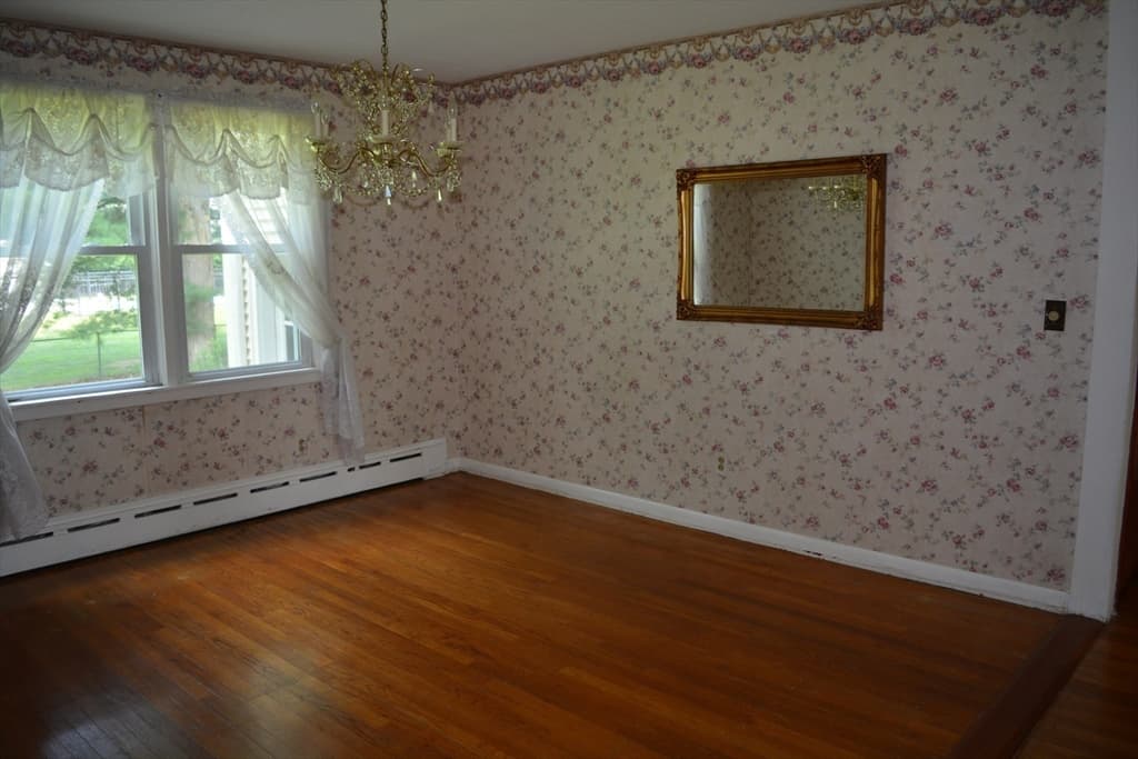 Single Family Residence at 18 Highland Park Drive, West Springfield MA 01089, photo 10 of 40