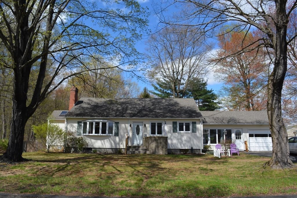 Single Family Residence at 18 Highland Park Drive, West Springfield MA 01089, photo 39 of 40