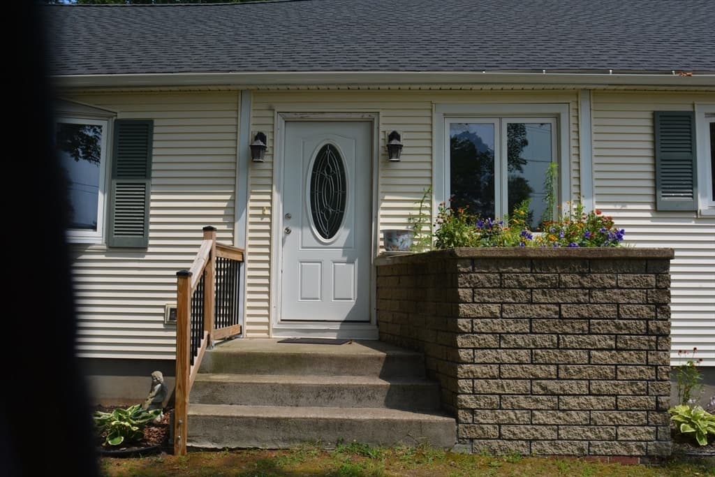 Single Family Residence at 18 Highland Park Drive, West Springfield MA 01089, photo 4 of 40