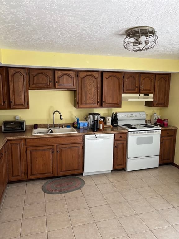 Condominium at 283 Fuller Rd # T, Chicopee MA 01020, photo 4 of 12