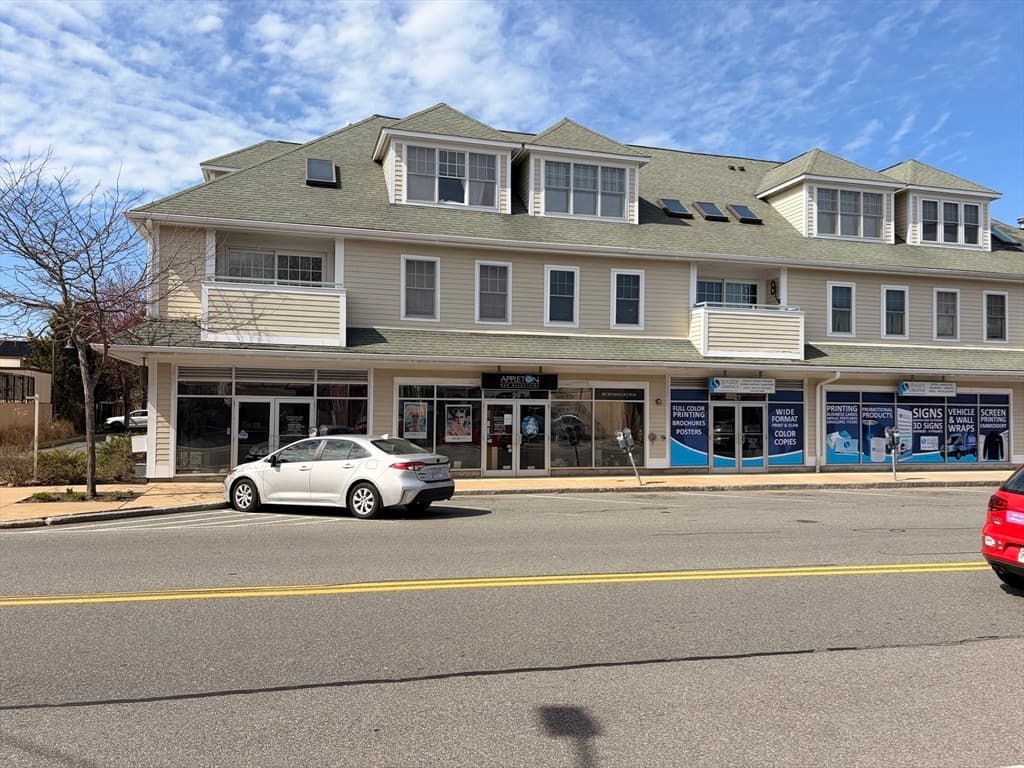29 Railroad Ave # 2A, Gloucester MA 01930 photo 2