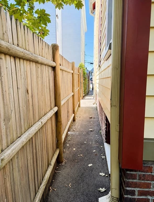 13 Moulton St, Lynn MA 01905 photo 3