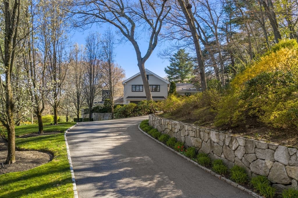 44 Meadowbrook Road, Weston MA 02493 photo 2