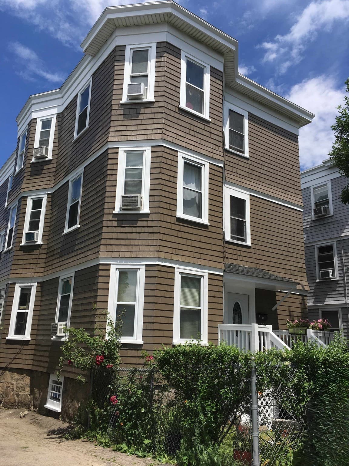 3985 Washington St, Boston MA 02131