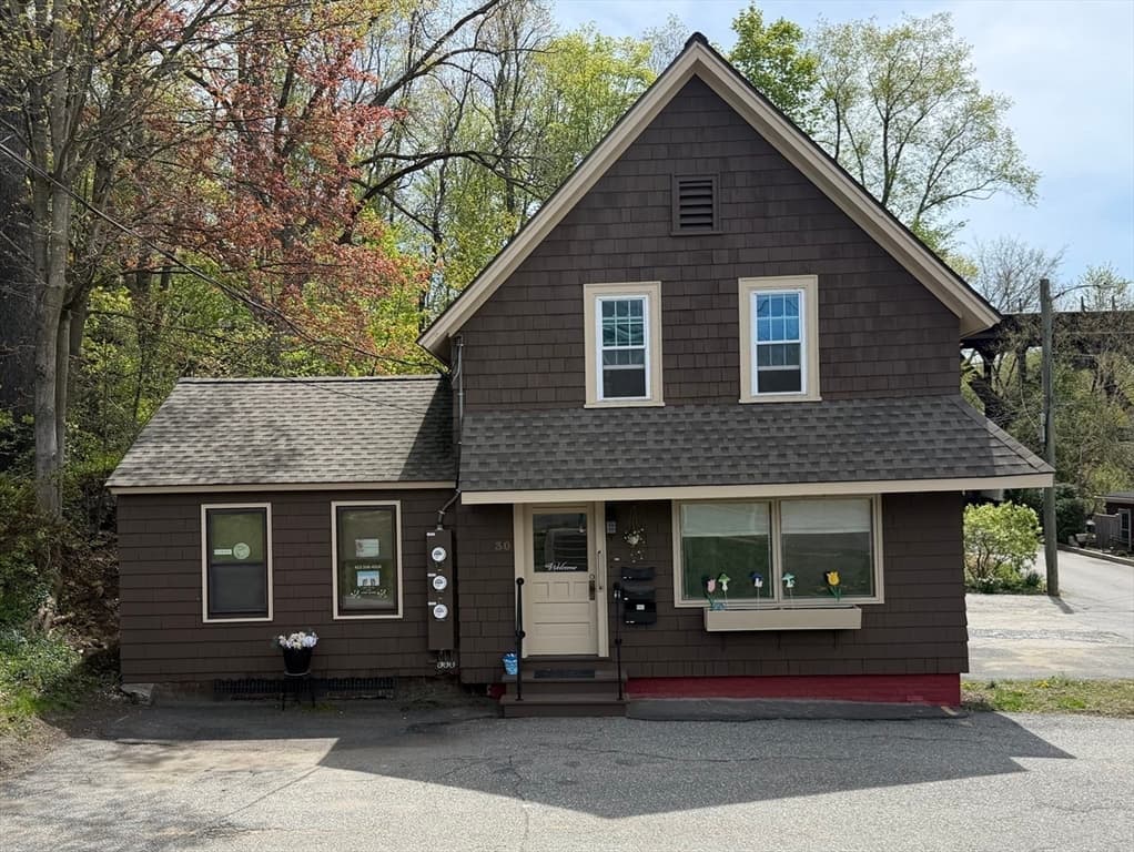 30 Mohawk Trl, Greenfield MA 01301 photo 2