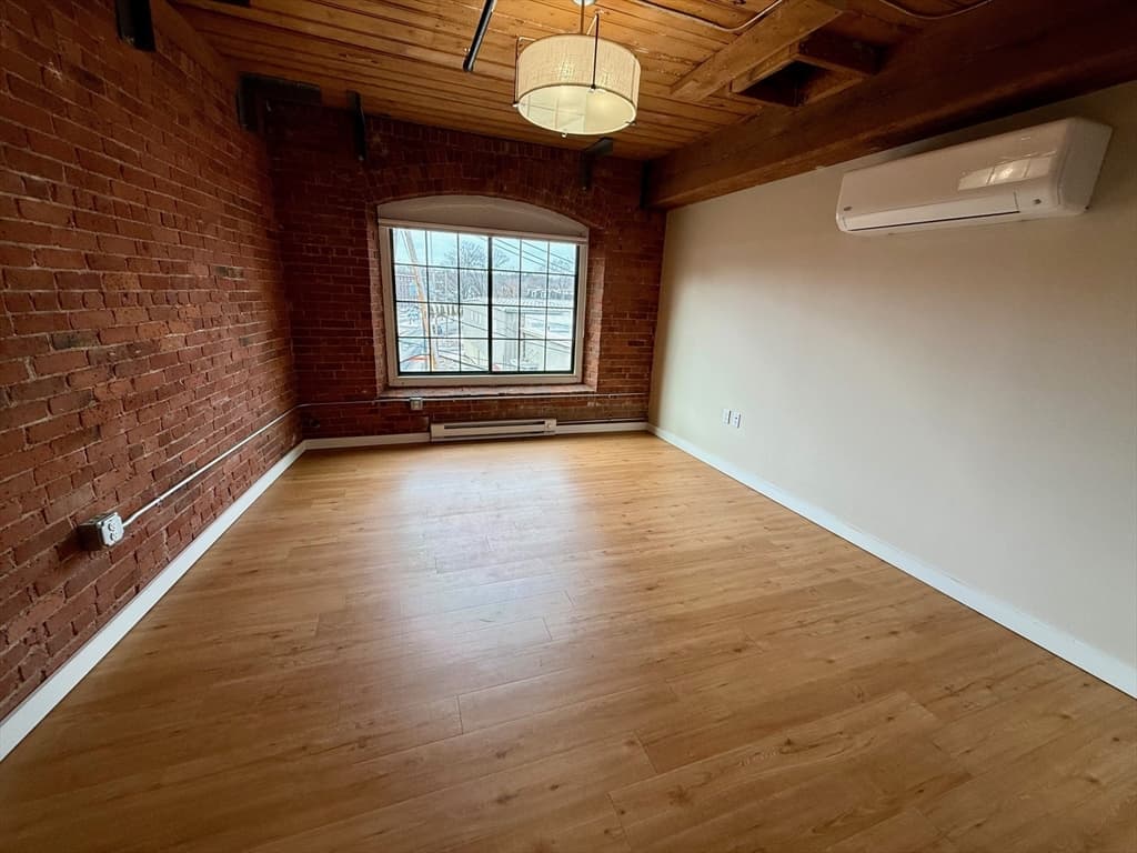Condominium at 55 Sterling St # 208, Clinton MA 01510, Clinton, photo 7 of 31